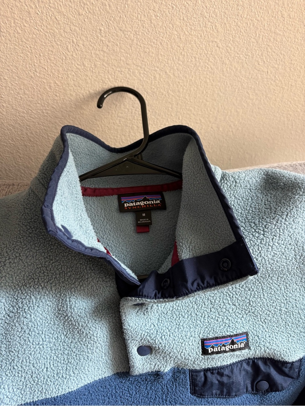 Patagonia Two-Tone Blue Fleece Pullover - Picture 2 of 2